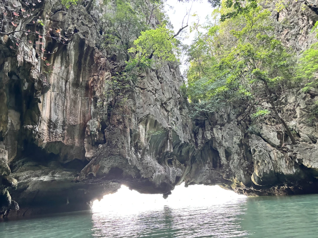 Прекрасная экскурсия! Виды просто сногсшибательные! Очень концентрированно и интересно. Не поленитесь отправиться до рассвета, это того