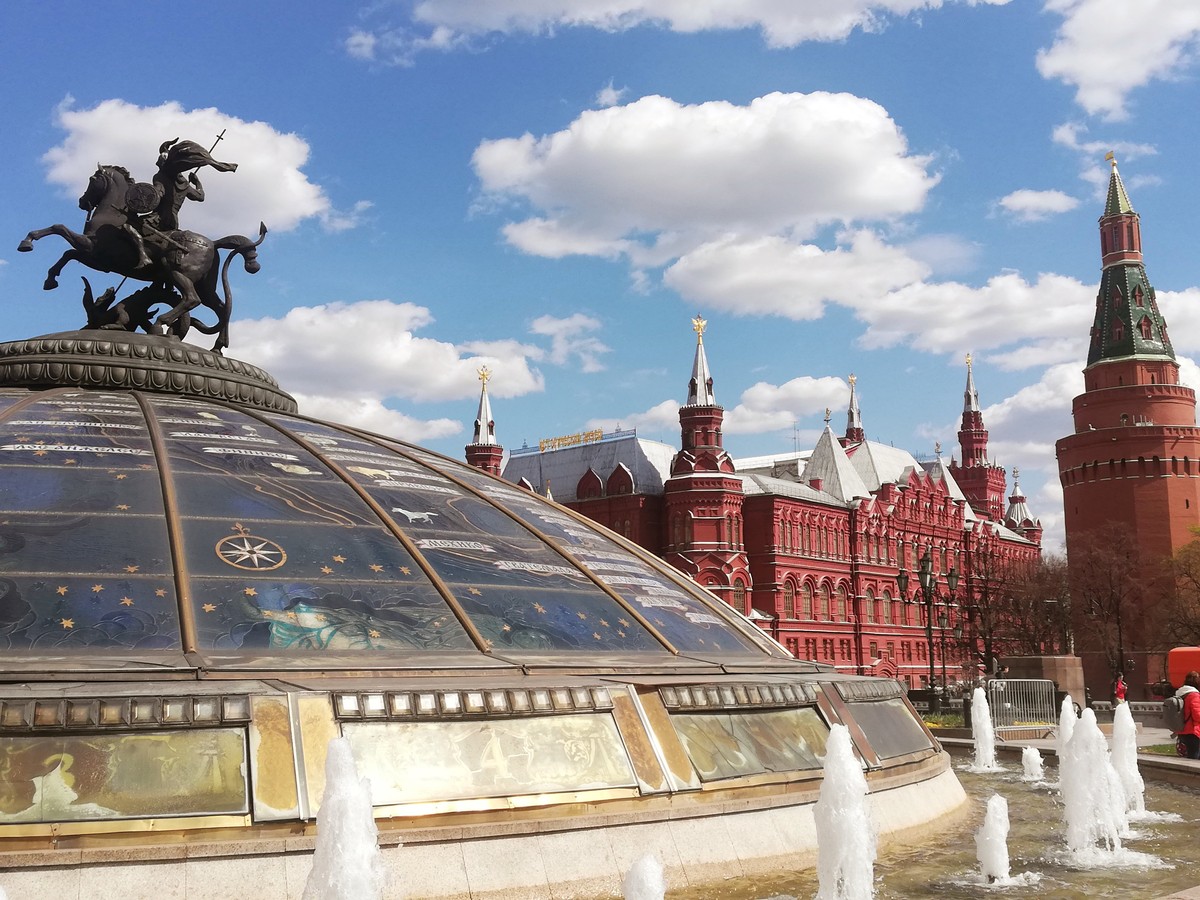 Обзорная экскурсия по Москве + Романов двор