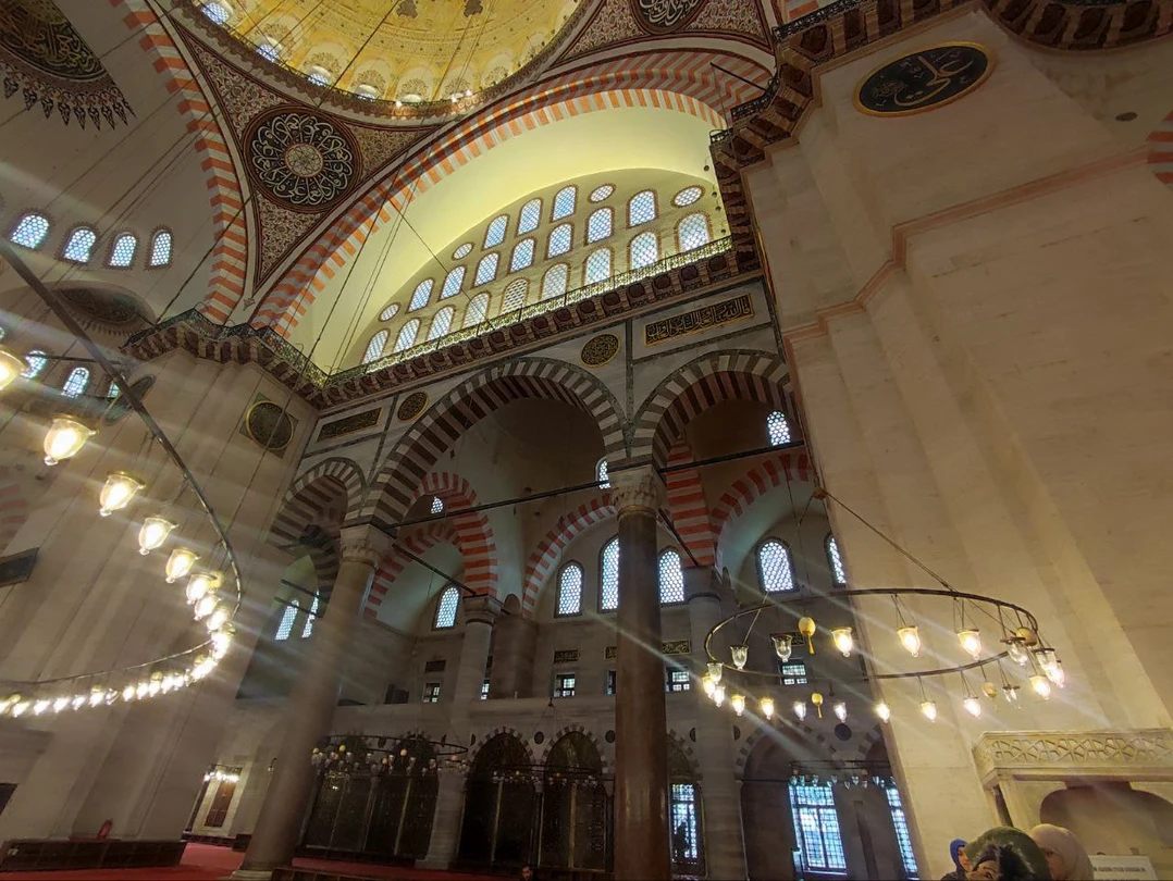 Спасибо большое за очень информативную экскурсию, за подробные рассказы по самым главным историческим местам Стамбула. На