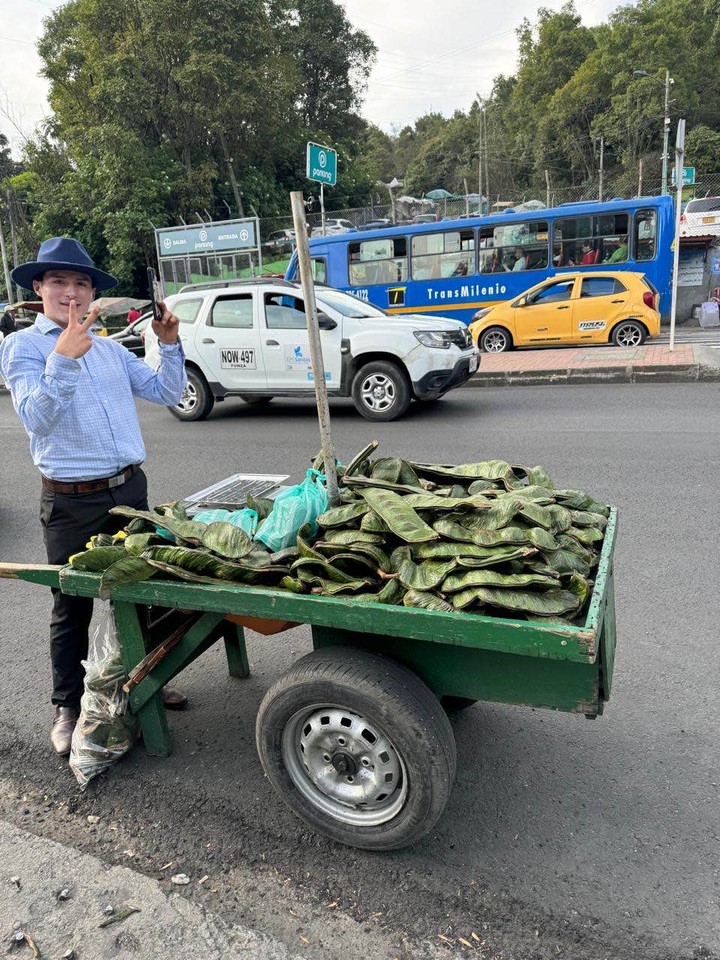 Михаил встретил нас у отеля в назначенное время и сразу пояснил, как лучше вести себя в