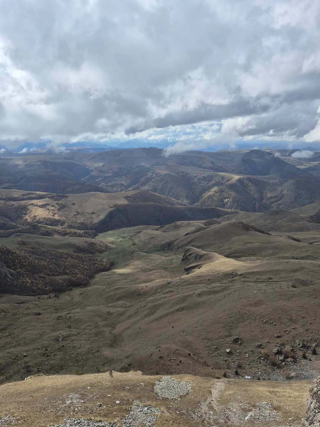Отличная поездка, очень понравилось - увидели Кавказский хребет, табуны лошадей, погрелись на солнышке, послушали ветра, покатались