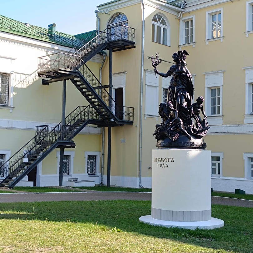 Отлично организованная экскурсия, прекрасно изложен материал, знакомящий с историей возникновения города и по настоящее время. Мы