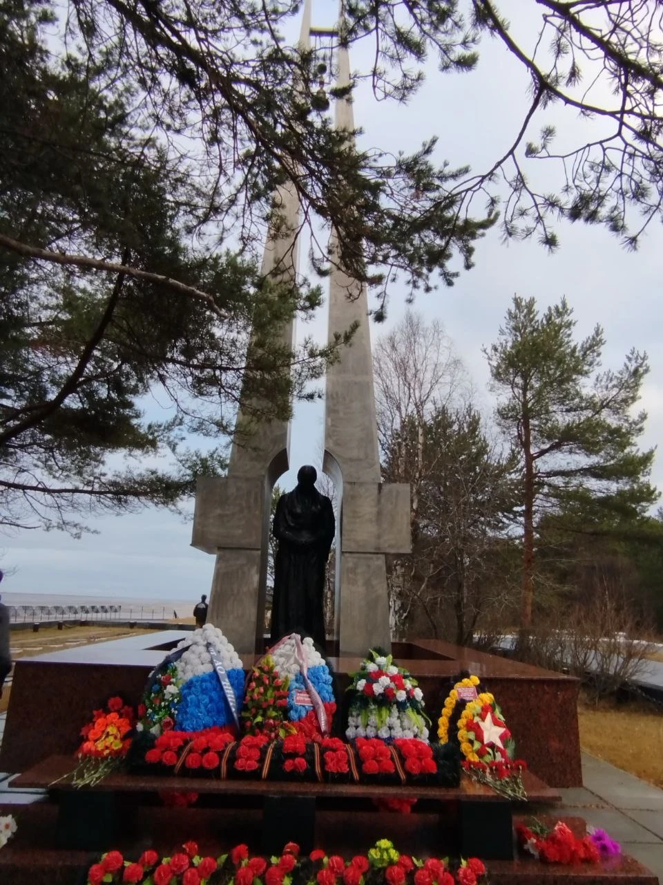 Спасибо Сергею, в компании которого мы провели несколько незабываемых дней в Архангельске и его окрестностях, увидели