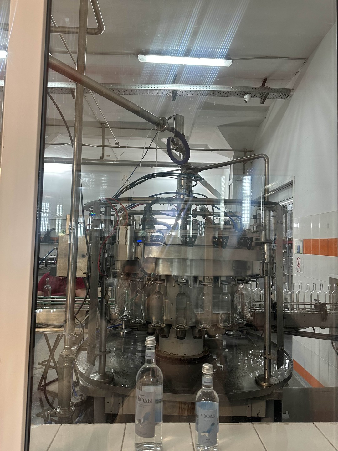 Все прошло отлично, экскурсия прошла на одном дыхании. Много рассказано истории и о производстве напитков. Рассказывали