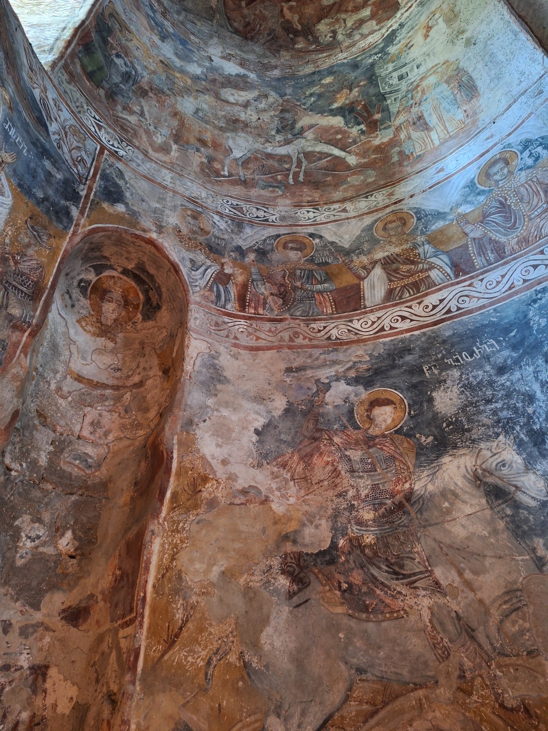 Выражаю Эдуарду огромную признательность за прекрасного гида и водителя Гочу! Мы провели удивительный день в регионе