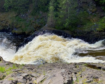 Водопад Кивач, древний вулкан Гирвас, Марциальные воды и Долина зайцев