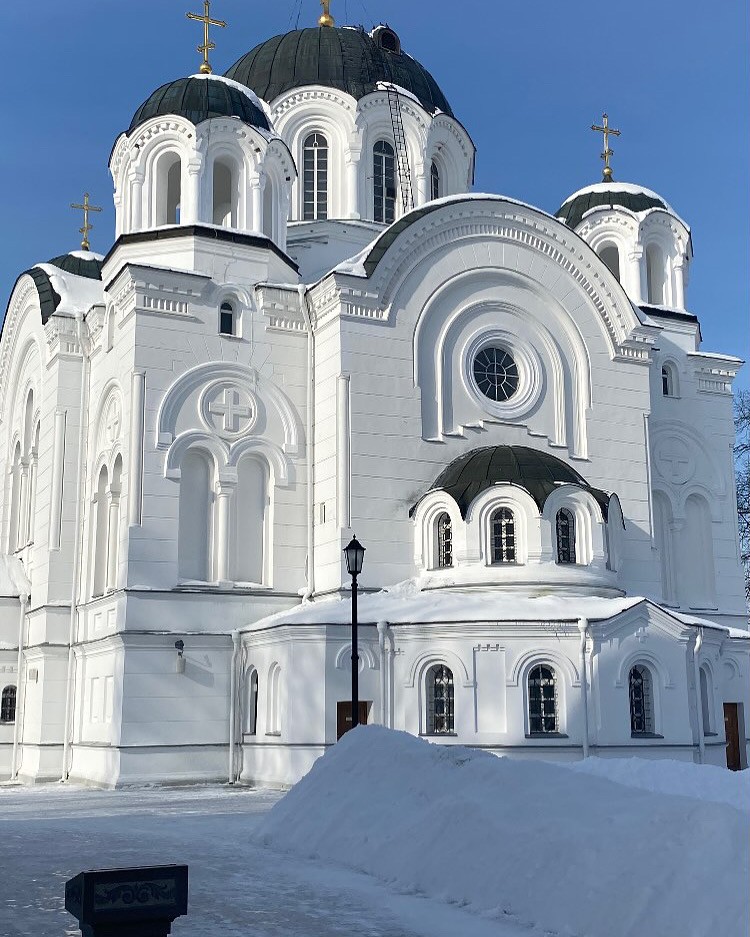 Понравилось, красивые храмы и памятные места, повезло с погодой, солнечно, белоснежно. Хороший знающий экскурсовод, три часа