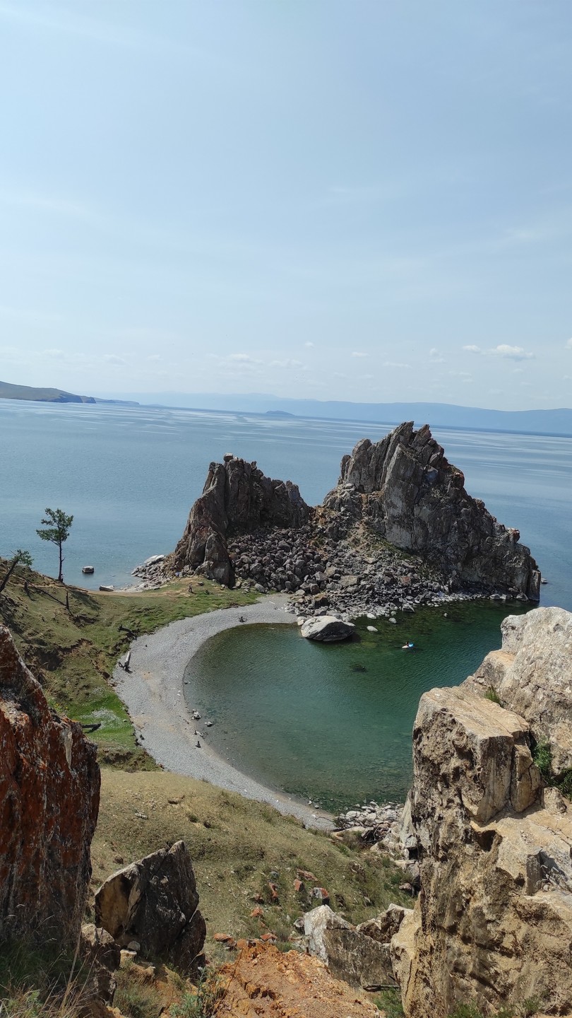 Были с Артемом на Ольхоне. Артем прекрасен) все показал, рассказал, мега галантен. Локации прекрасные. Советы, истории. Очень круто! Советую