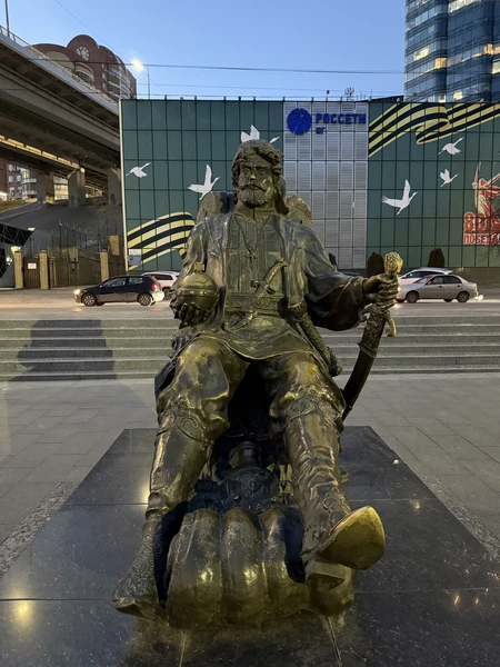 Сергей отличный эрудированный экскурсовод, абсолютно на любые темы, экскурсия гибкая поэтому какая тема больше интересна спрашивайте