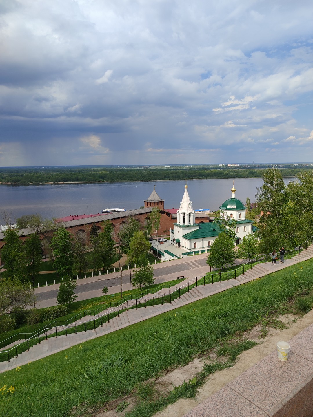 Очень крутой гид. Экскурсия прошла на 5+. Будем советовать всем. Ребенок 12 лет в восторге, на