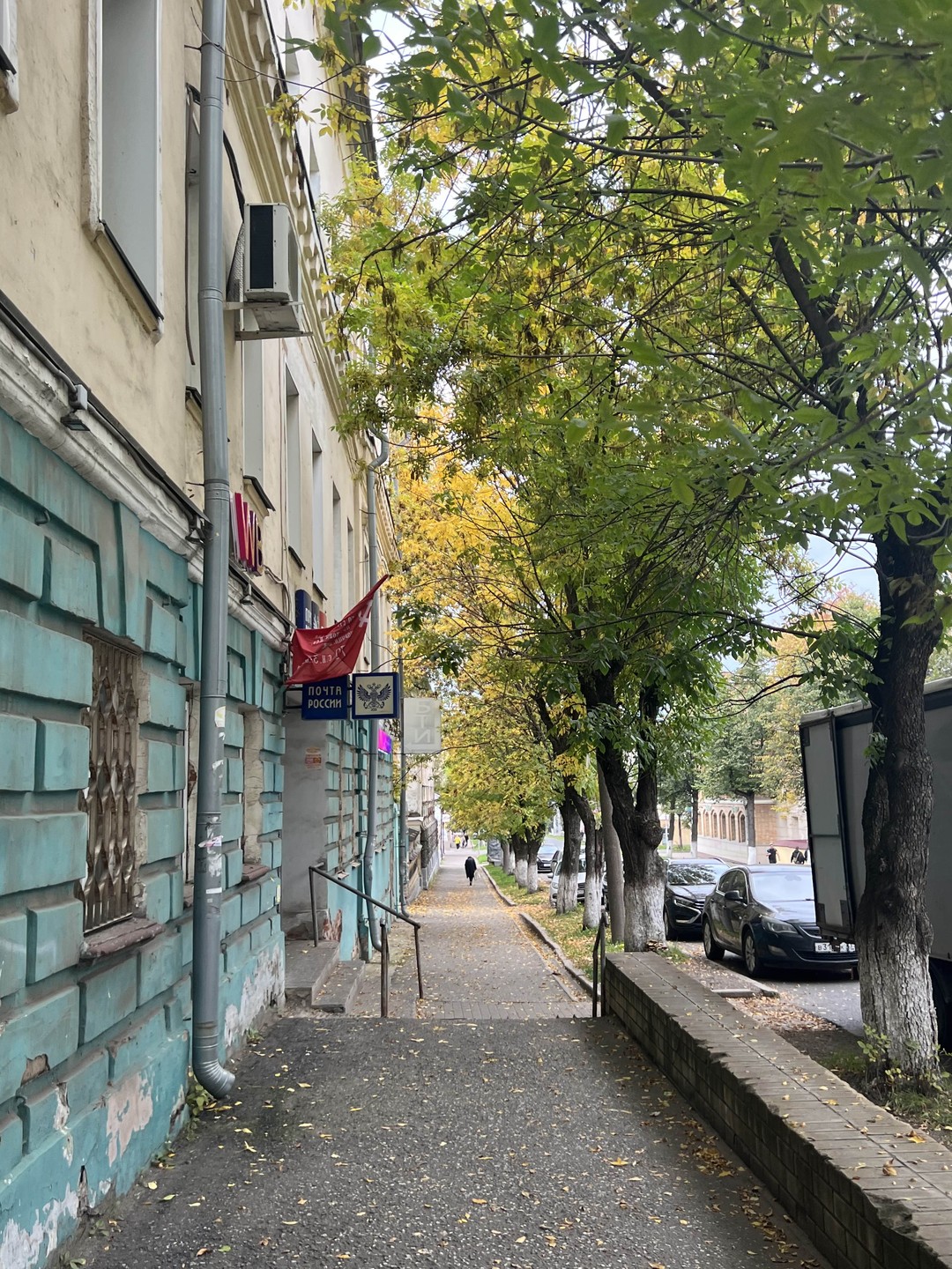 Я не жалею, что съездила на эту экскурсию. Мы с гидом прогулялись по городу, обсудили его