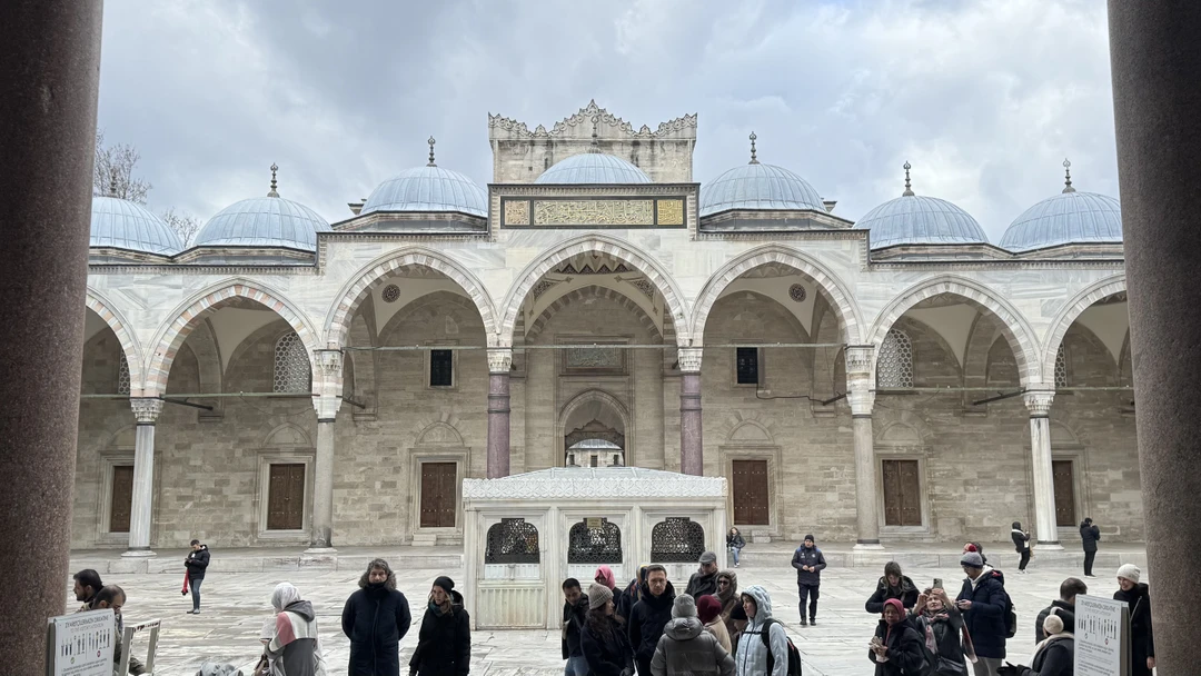 Спасибо Майе за очень интересную экскурсию, провела по таким местам, куда рядовой турист сам бы точно