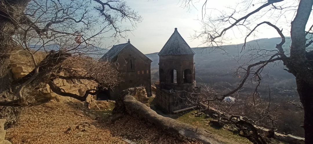 Алан любит историю и с удовольствием делится ею с туристами. Ездила с Аланом в Южную Осетию