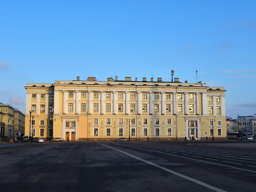 Здание штаба Гвардейского корпуса