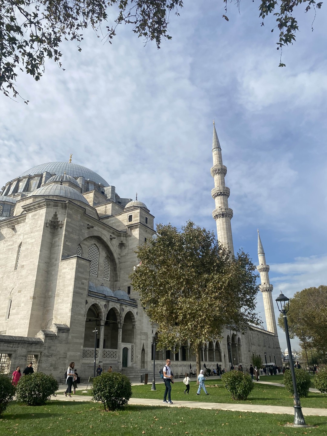 Экскурсия прошла на 10 из 10! Гюркан рассказывает очень интересно, подробно, понятно! Экскурсия подойдёт для тех