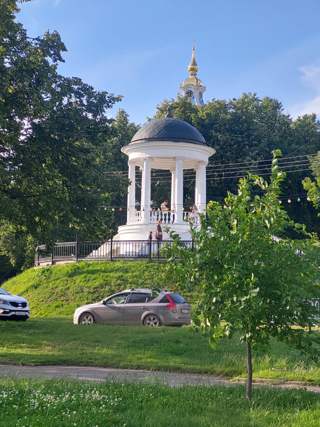 Большое спасибо Ларисе Яковлевне, нашему гиду по Костроме