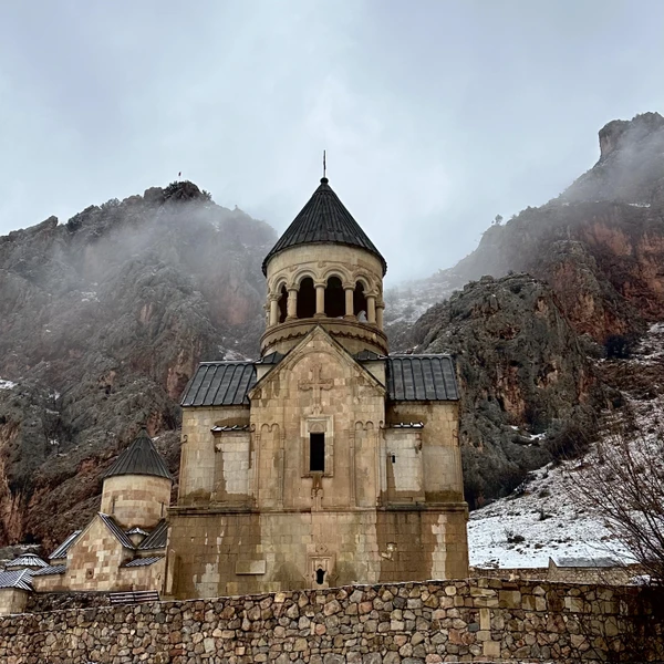 Арам, Тигран, большое спасибо за такую увлекательную экскурсию до Татевского монастыря 🙏