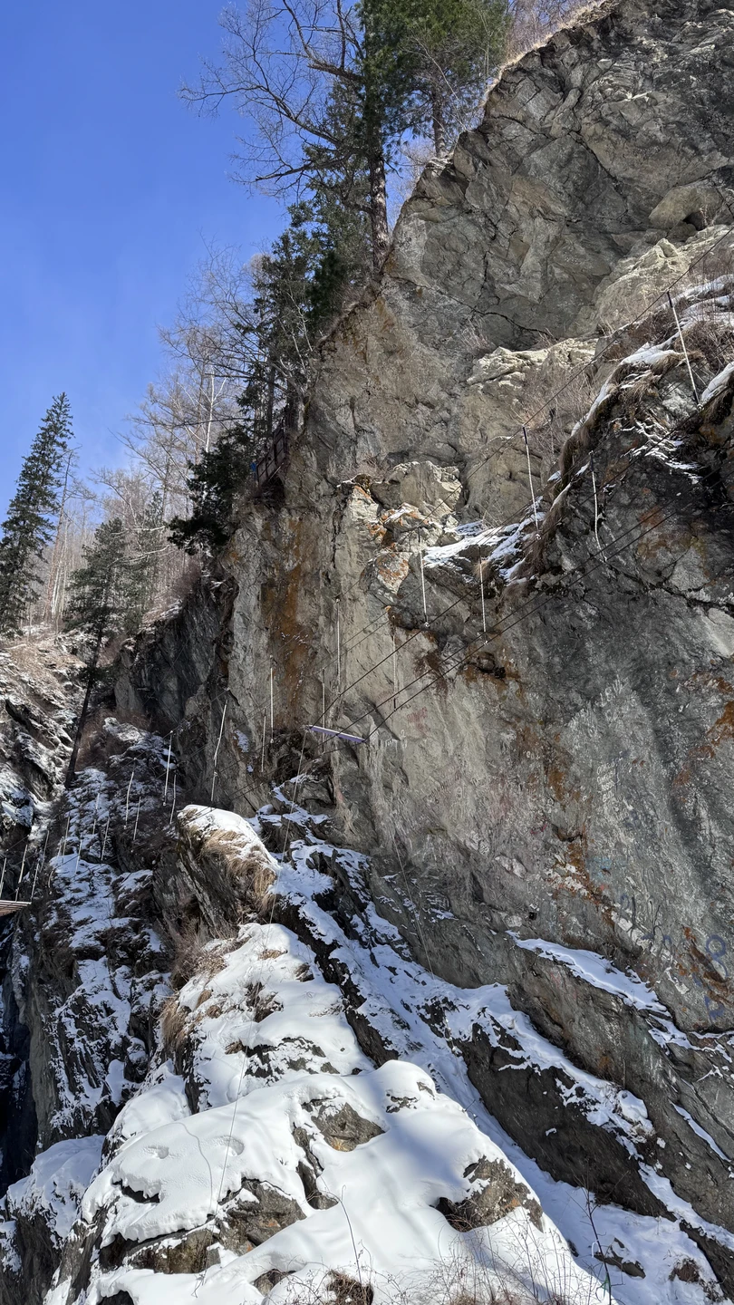 Замечательная экскурсия,огромное спасибо Марианне и Дмитрию! Куча эмоций,все подробно рассказали,показали) Очень интересно,живописная экскурсия,не думали,что зимой бывает