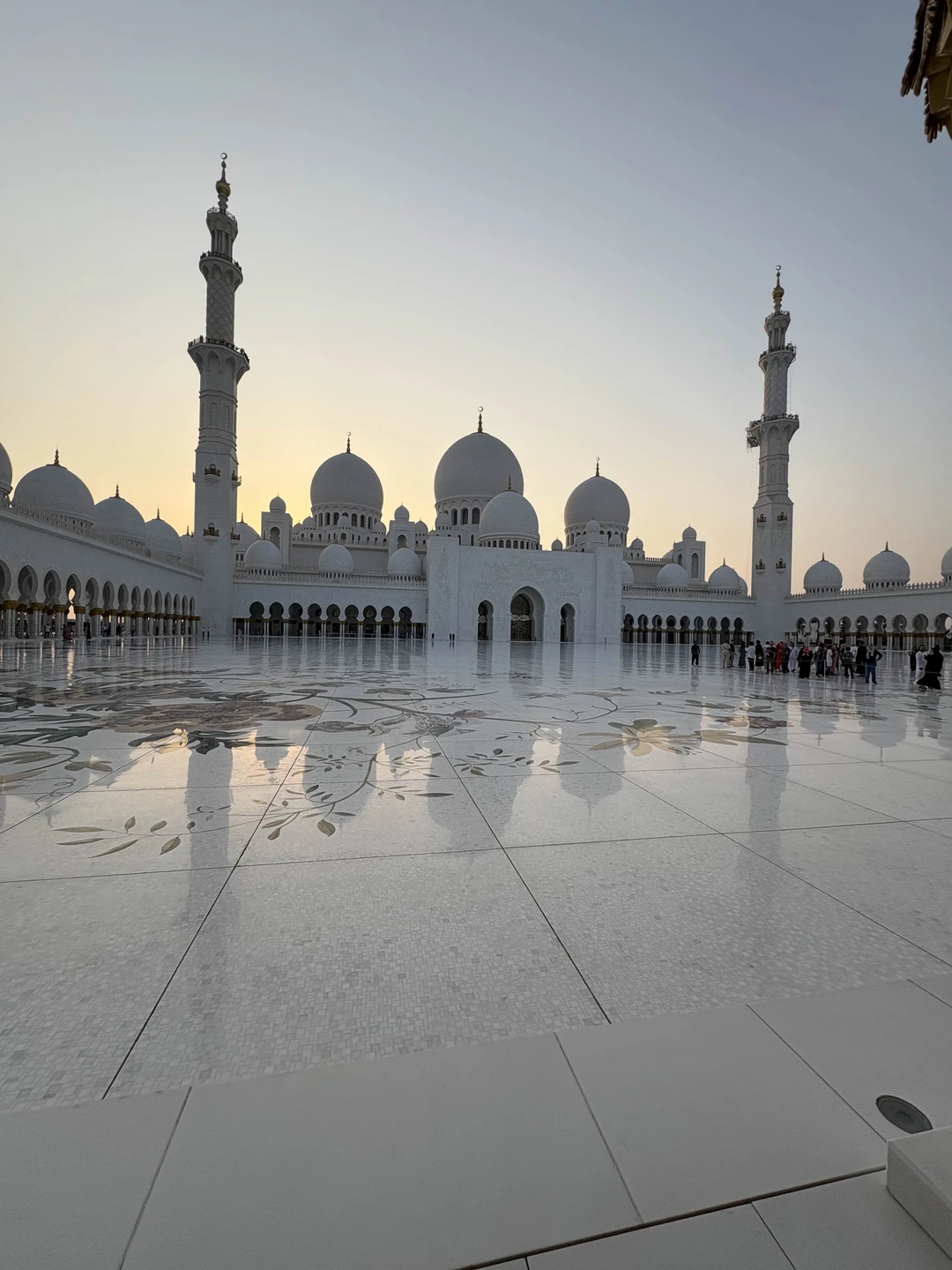 Девид просто замечательный экскурсовод. Было все прекрасно, везде успели вовремя. Впечатлений море. Трипстеп замечательная фирма. Едем