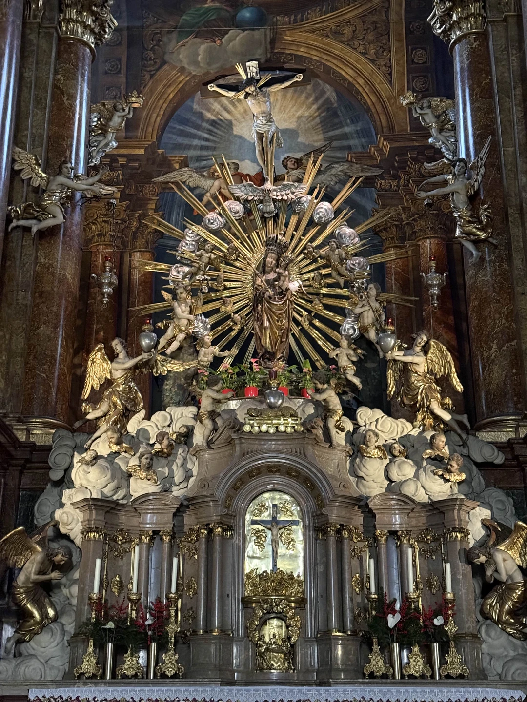 Очень понравилась экскурсия, продуманный и необычный маршрут, Светлана сделала это интересно, дала кучу рекомендаций. Рекомендуем!