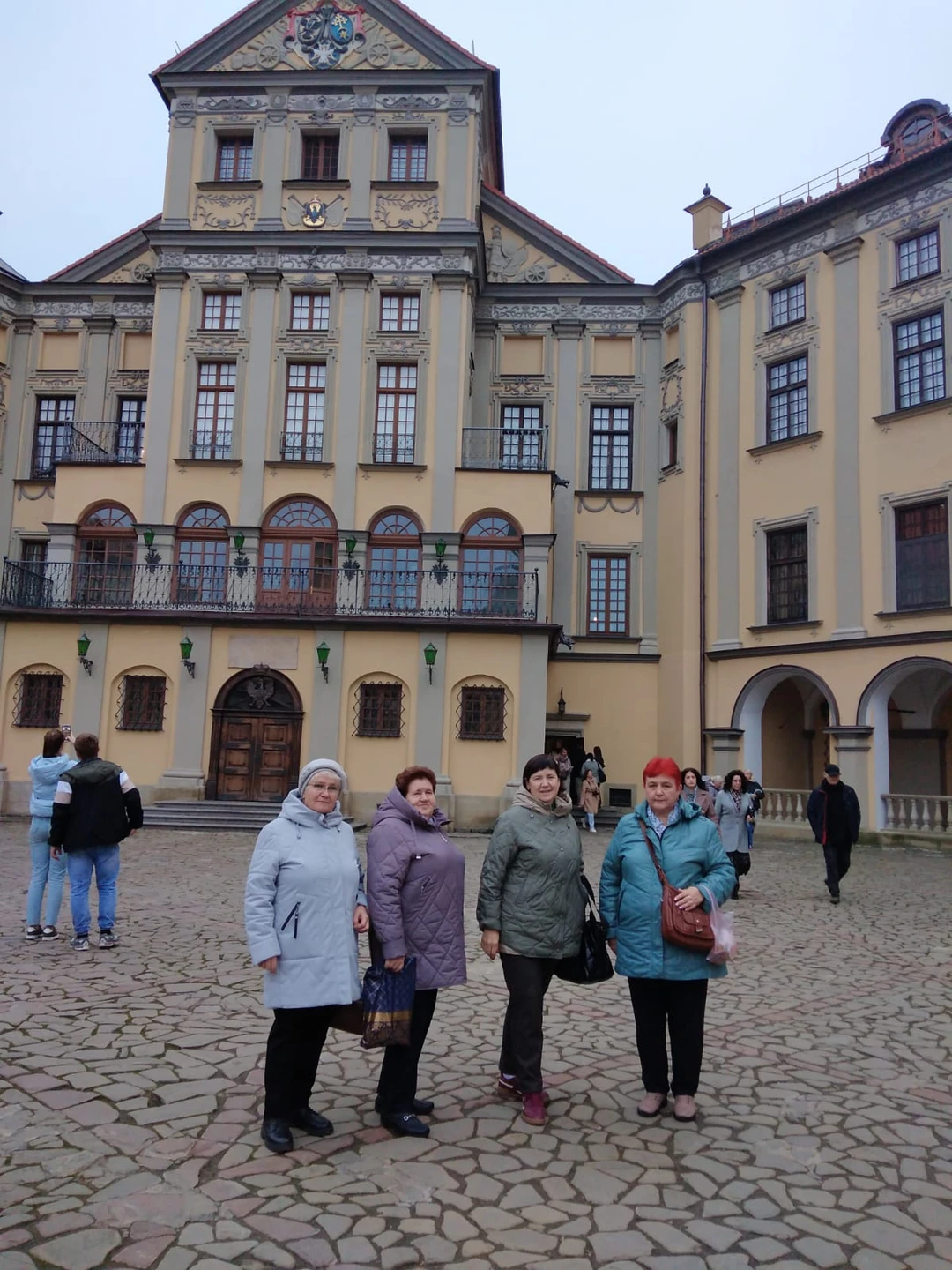 Групповая экскурсия в замки Мир и Несвиж (обед включен) (Надежда)