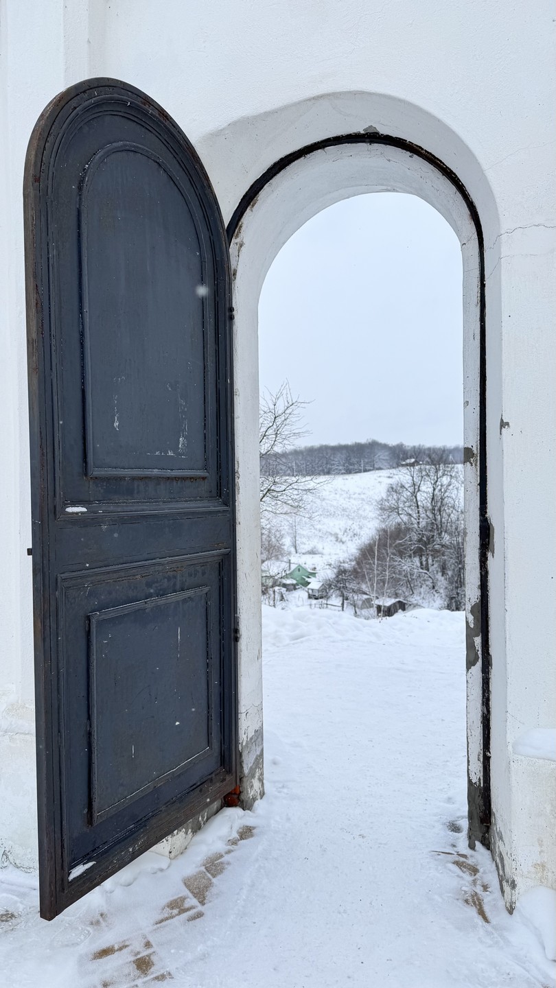 Интересная поездка в музей Есенина и в монастырь, красивые виды природы, особенно зимой, впечатлили!