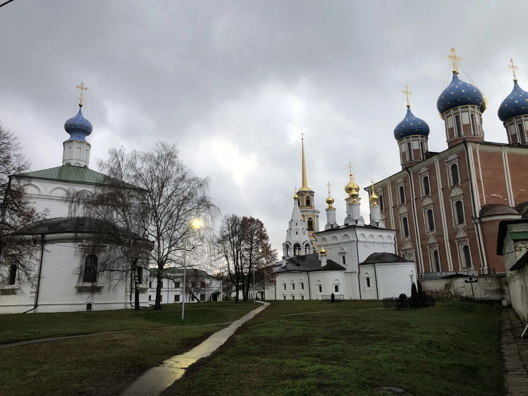 Огромная благодарность Петру за замечательную экскурсию в Рязани! Блестящий рассказ обо всех главных достопримечательностях, тщательно продуманный