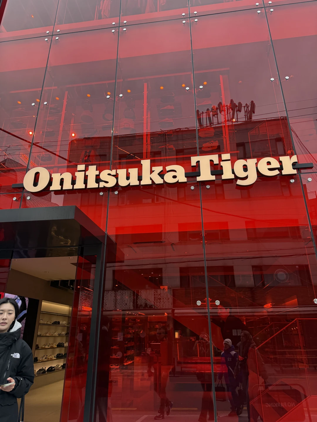 Спасибо большое Ксении за экскурсию! Мы остались довольны! Ксения показала нам интересные локации, перемещались на метро