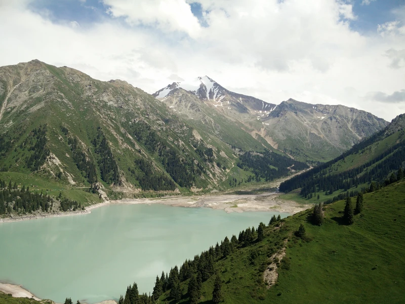 Большое Алматинское озеро, водопад Аюсай, горячие источники — из Алматы