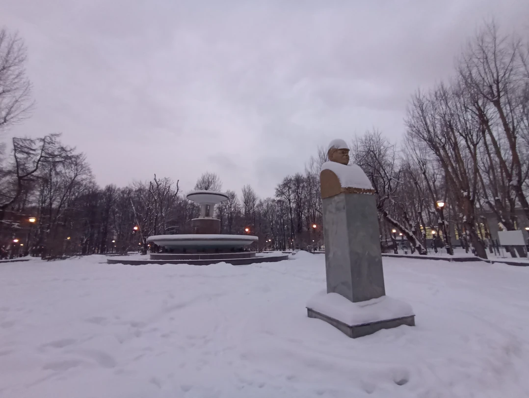 Нам очень понравилось гулять с Натальей по праздничной Москве