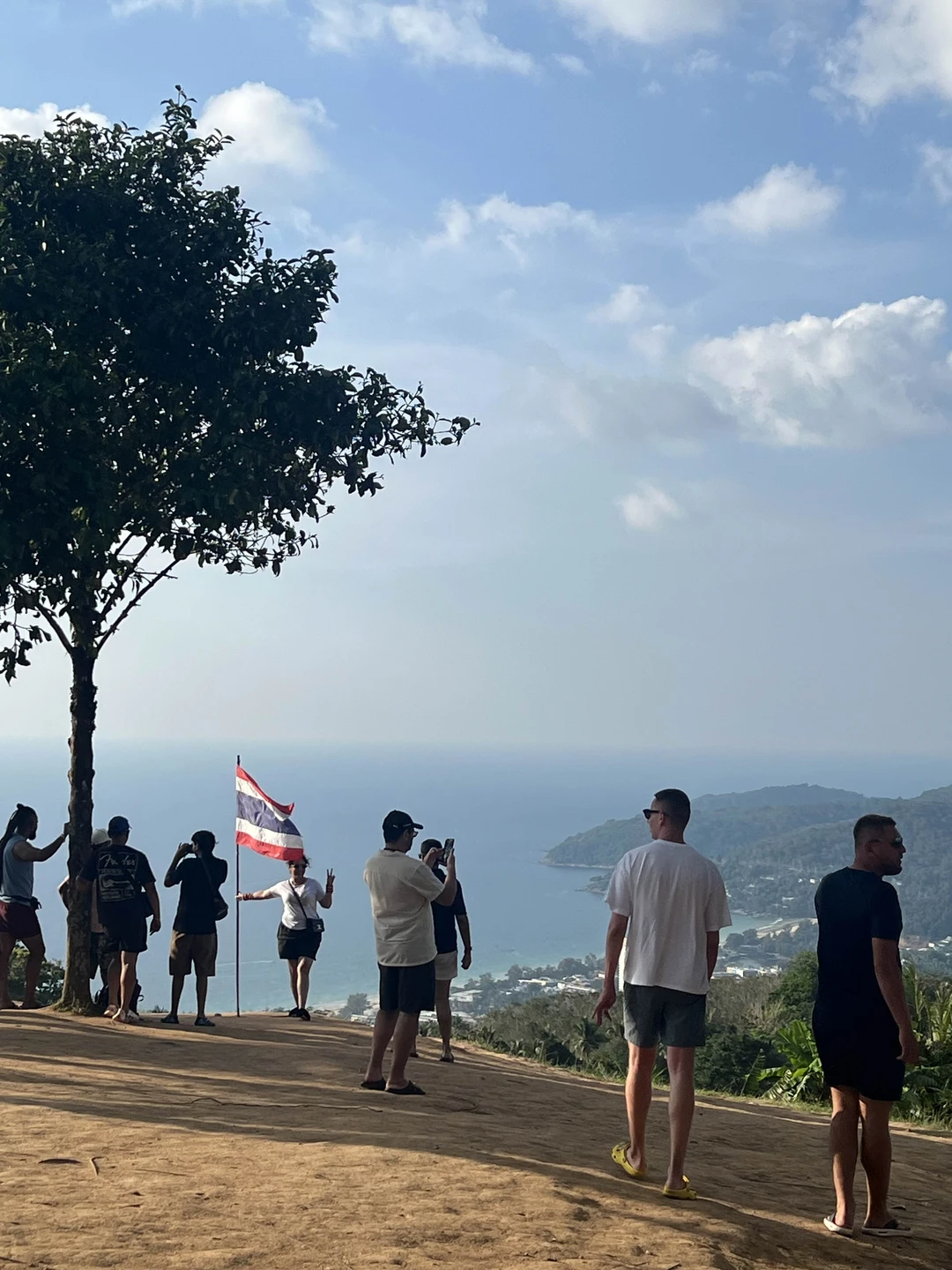 Были на обзорной экскурсии у Владимира. Все прошло как и договаривались, нас забрали из отеля и