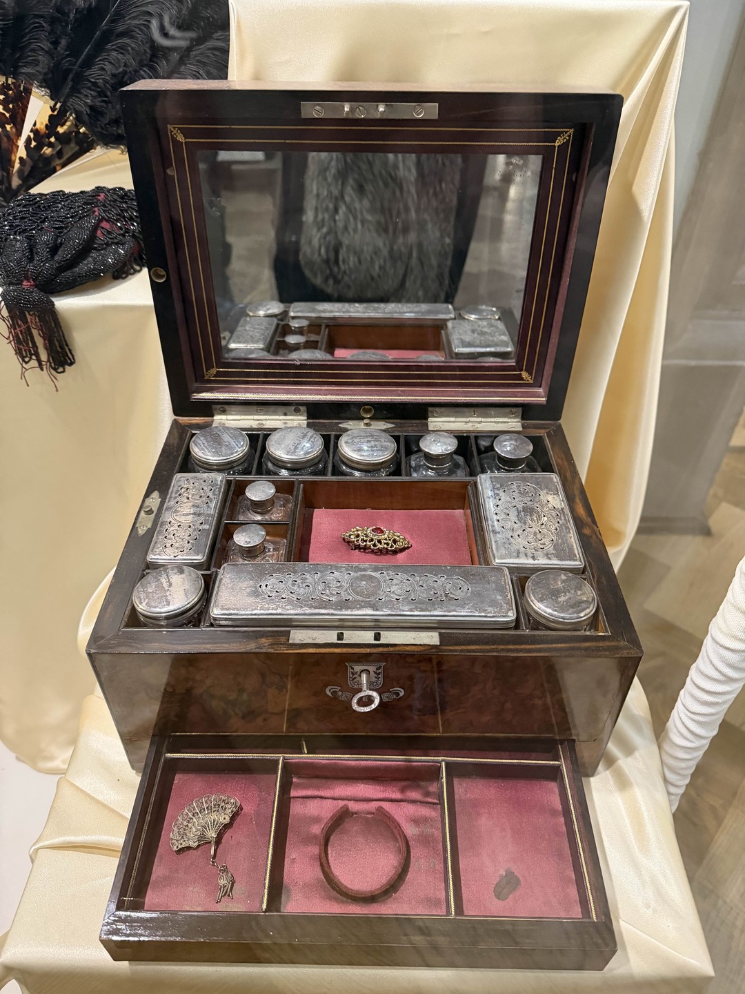 Замечательное погружение в 16 век. Чудесные замки, богатая история. Замечательный экскурсовод Наталья. От души всем рекомендую