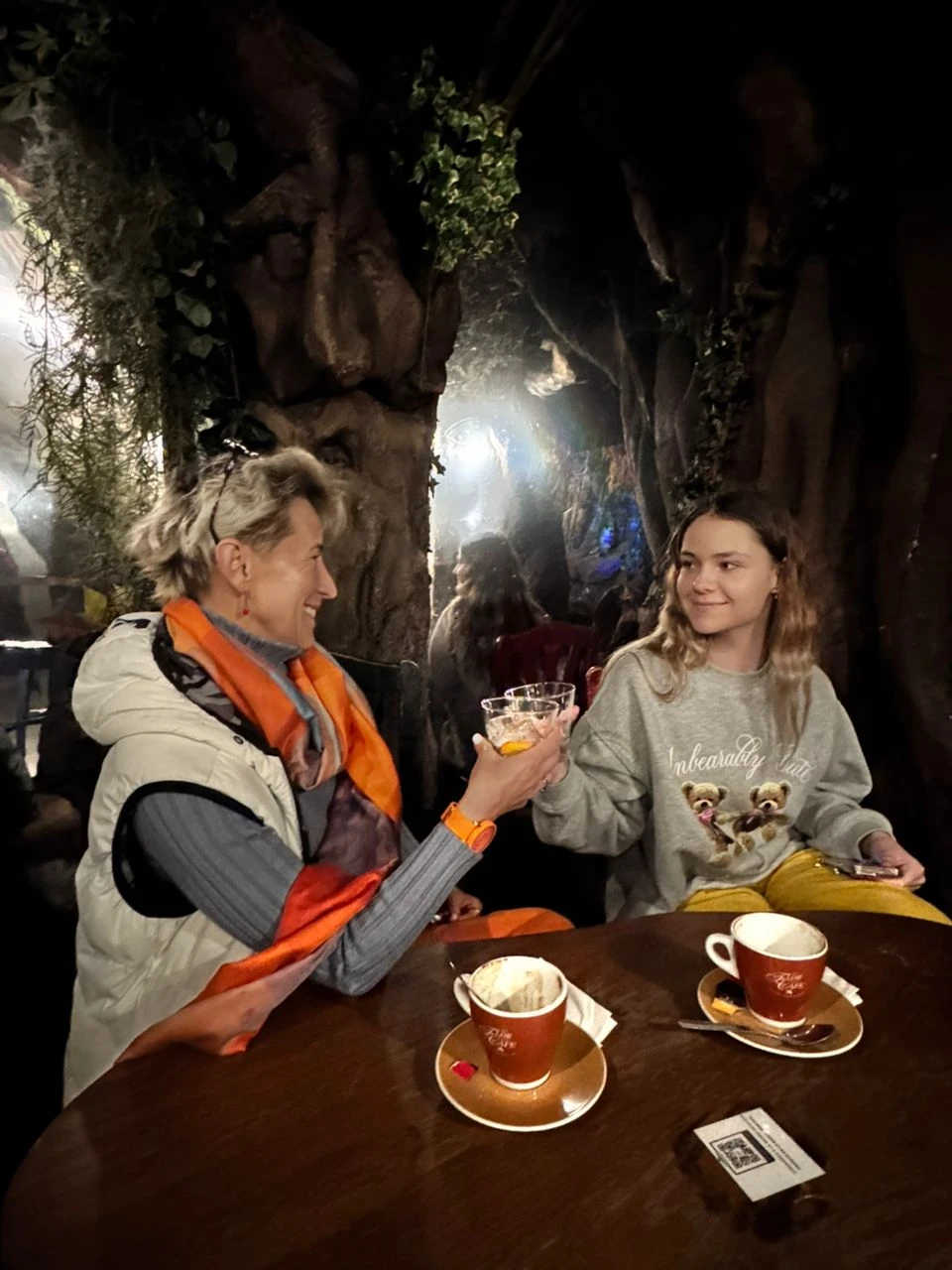 Елена провела экскурсию по всем ключевым местам Ла Рамблы и Готического квартала. Было интересно и познавательно