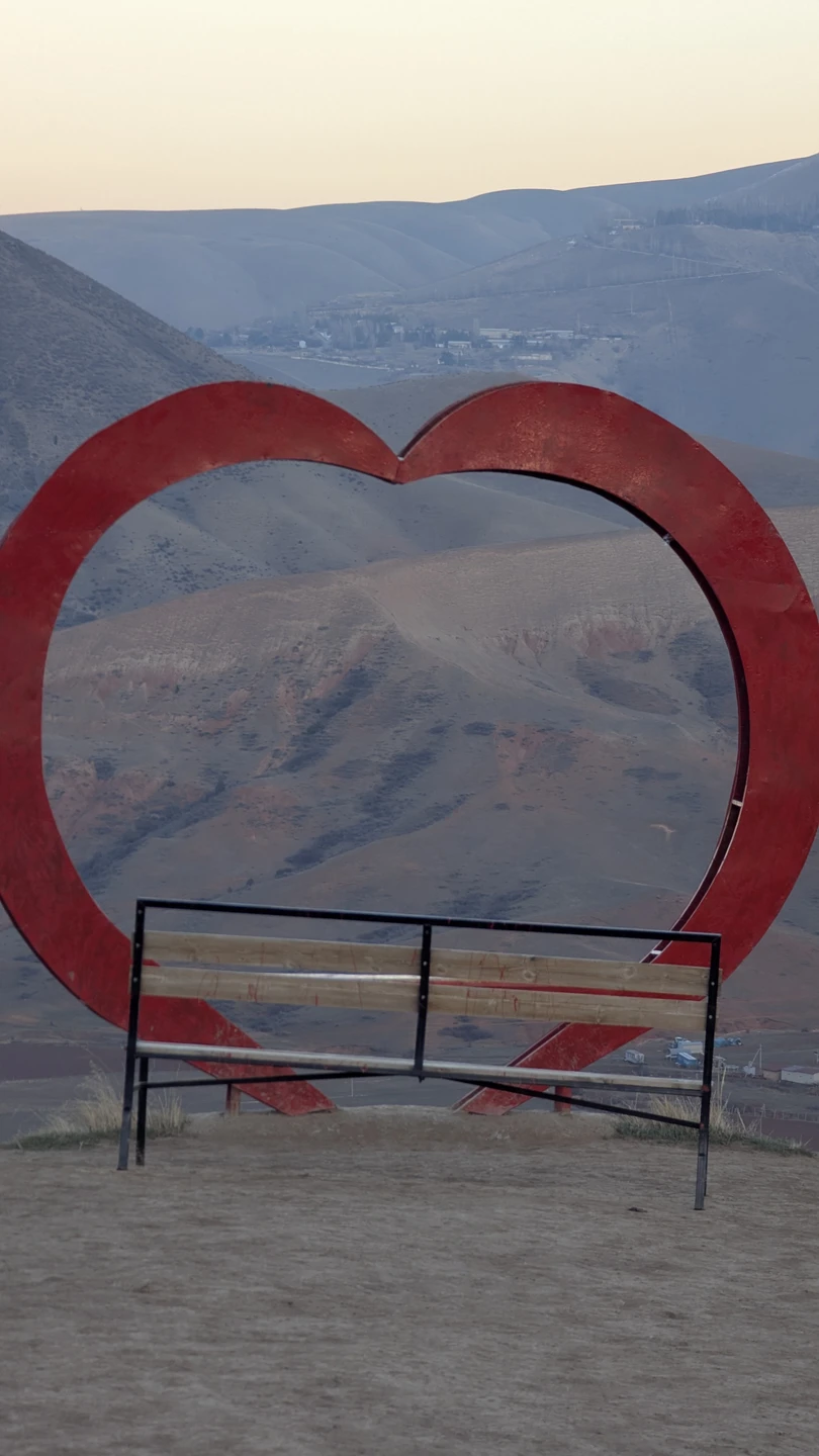 Экскурсия очень понравилась, гид Денис провел по красивым местам национального парка, познакомил с местной кухней и