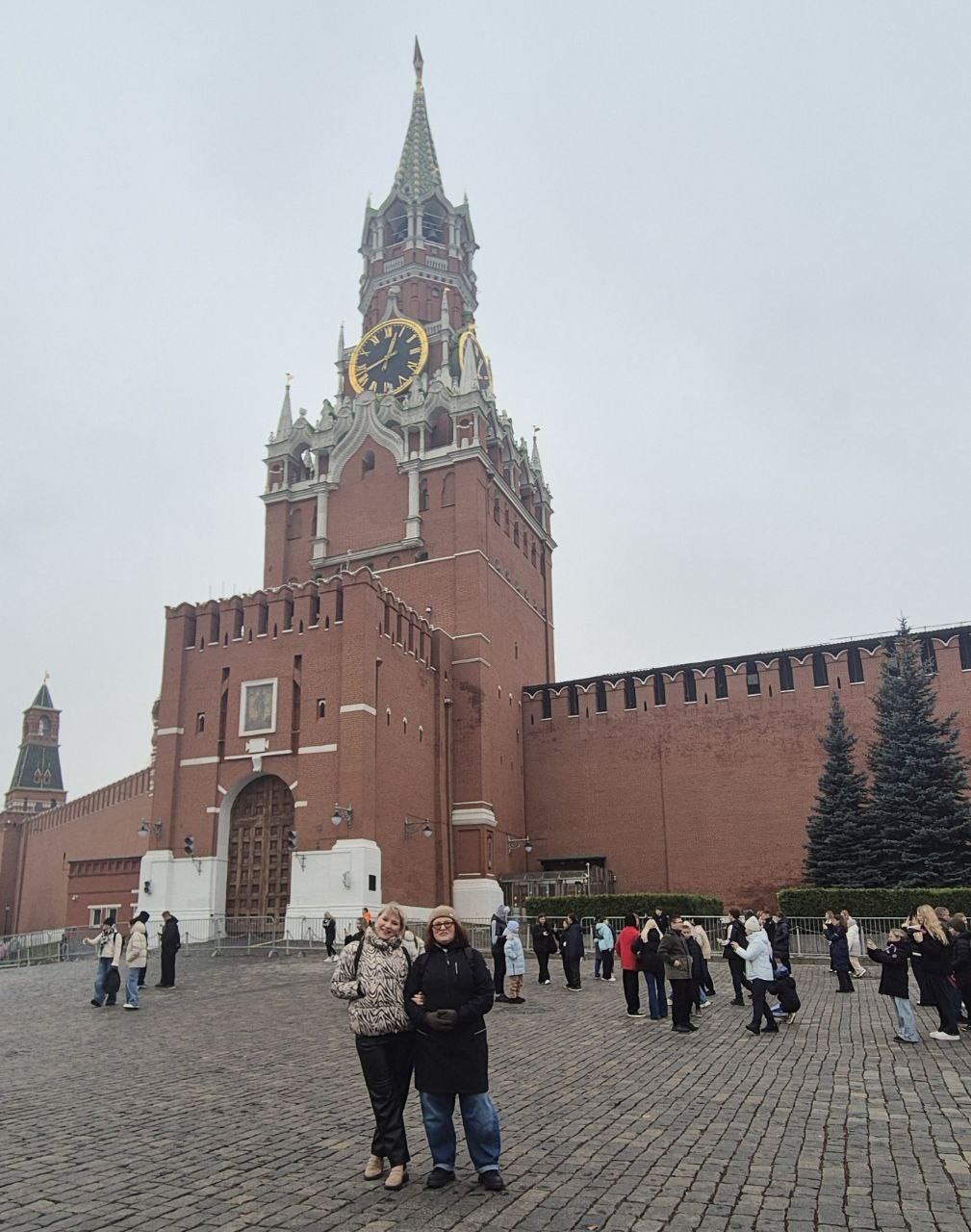 Благодарю Виталия за такую познавательную и интересную экскурсию. Приезжали в Москву с подругой на один день