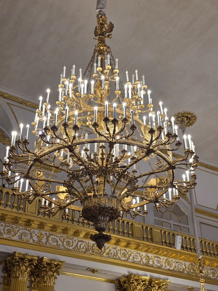 Вчера побывали на экскурсии в Эрмитаже — остались в полном восторге! Гид увлекательно рассказывала о шедеврах