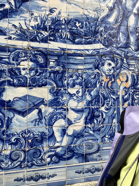 Спасибо Алексею за чудесную познавательную экскурсию. Интересные истории, живой язык, ответы а любые вопросы, приятный комплемент