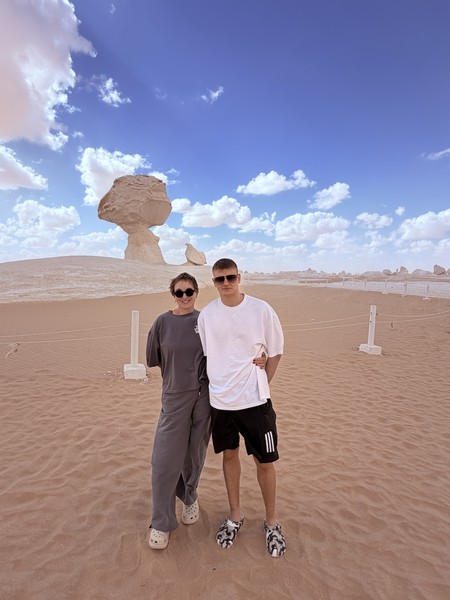 Прекрасные 3 дня мы провели с Валидом. Валид по нашей просьбе изменил маршрут. мы посетили пирамиды