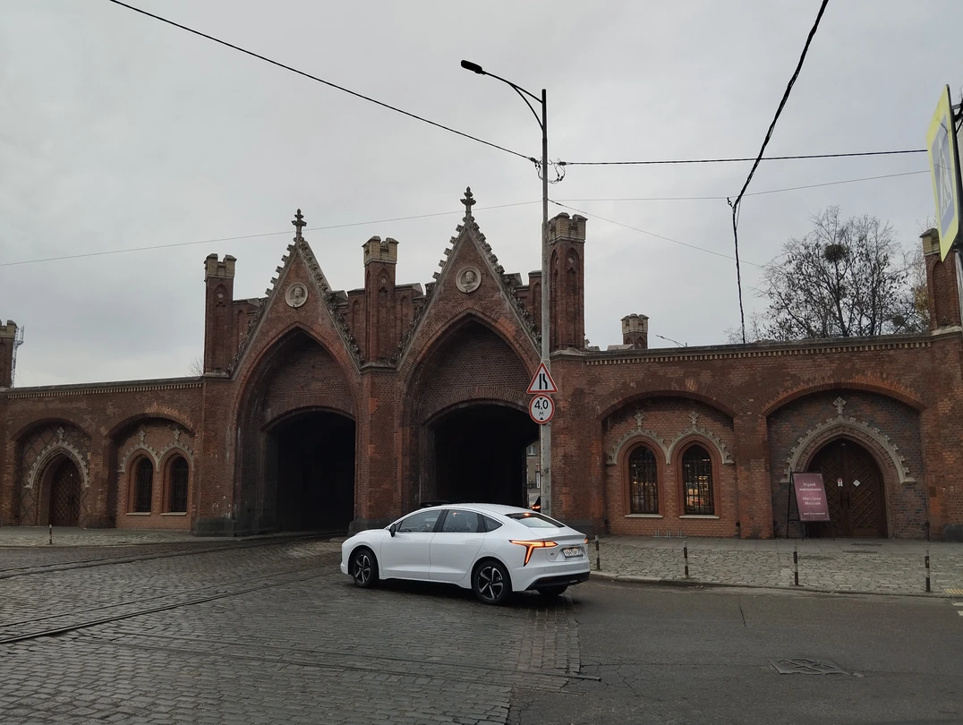 Очень хорошая экскурсия, для тех кто впервые посетил Калининград. Все основные достопримечательности освещаются экскурсоводом. После первой