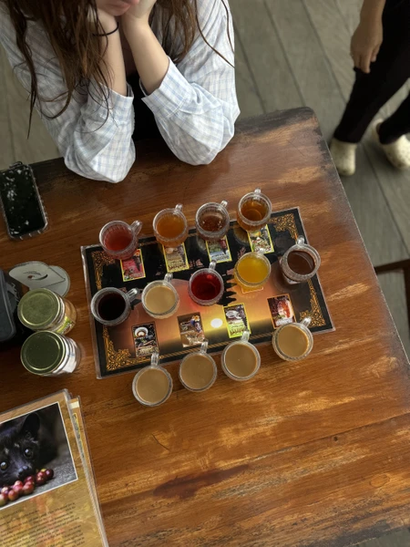 Нашим гидом во время путешествия был Абу. Очень приятный и интересный собеседник, разбирается в Балийской культуре