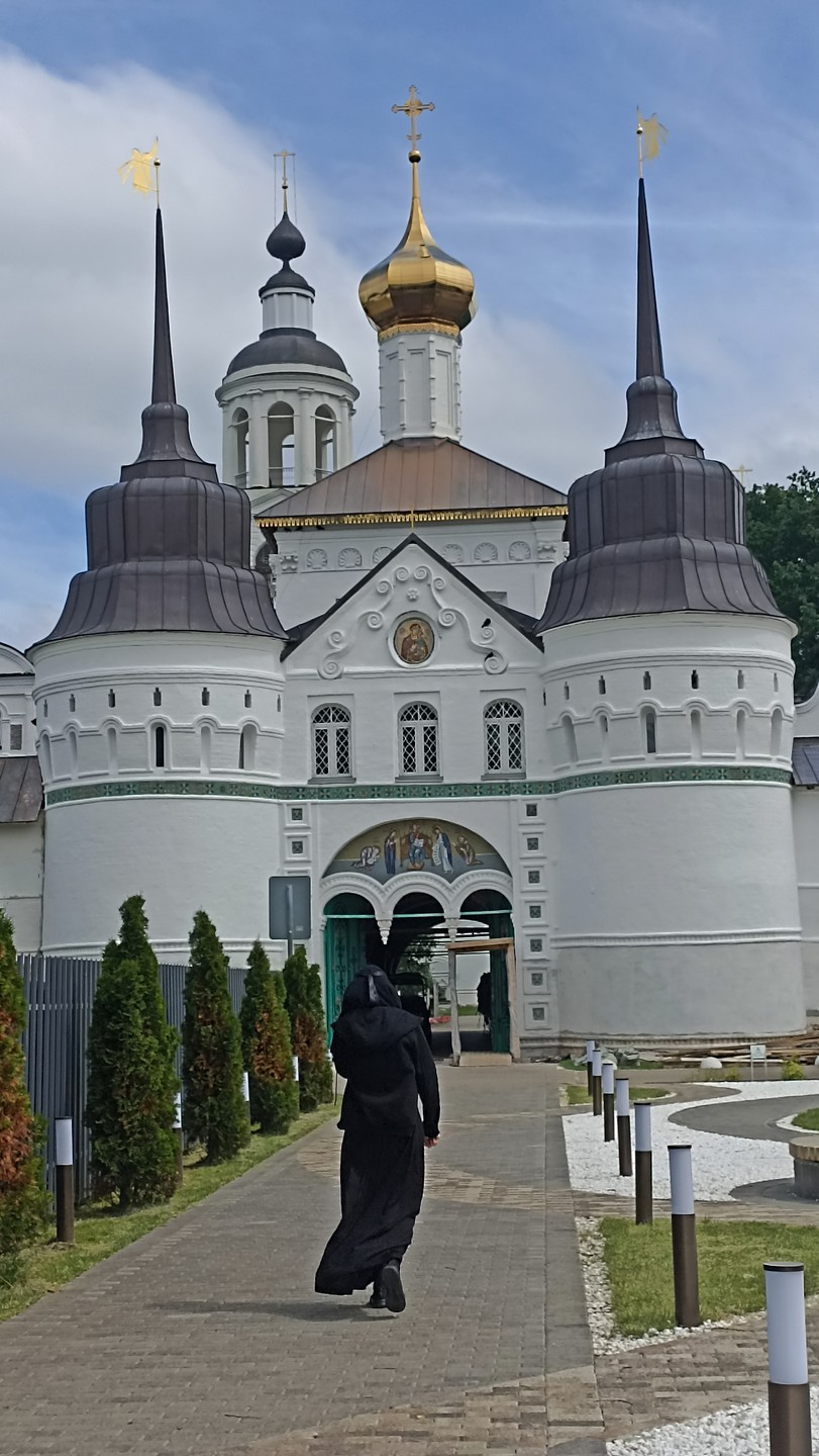 Из Ярославля - в старинный Толгский монастырь (Галина)