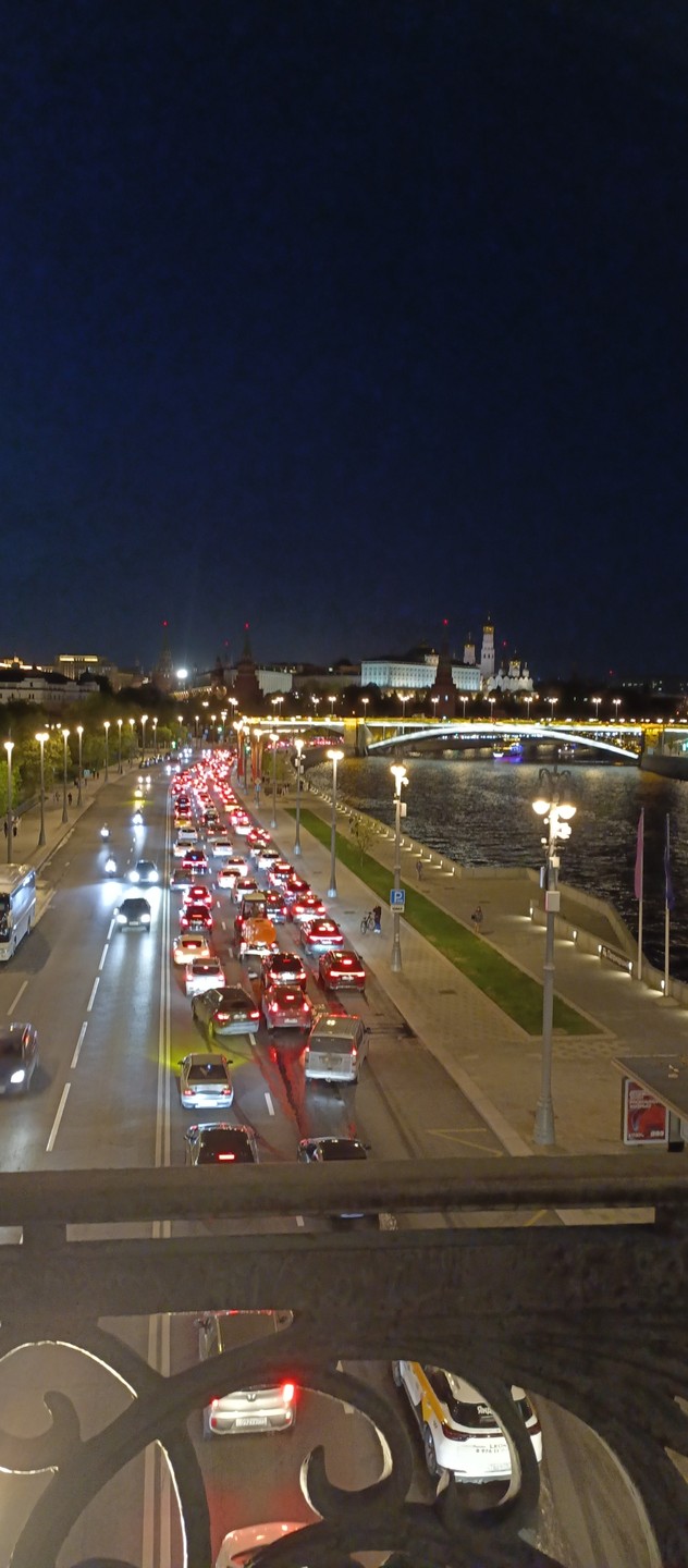 Обзорная вечерняя экскурсия по Москве (Аюна)