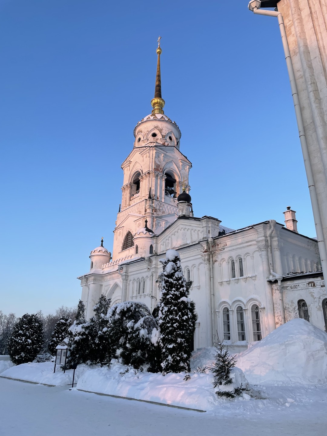 Познакомиться с Владимиром и фресками Рублёва в Успенском соборе на групповой экскурсии (Эльвира)