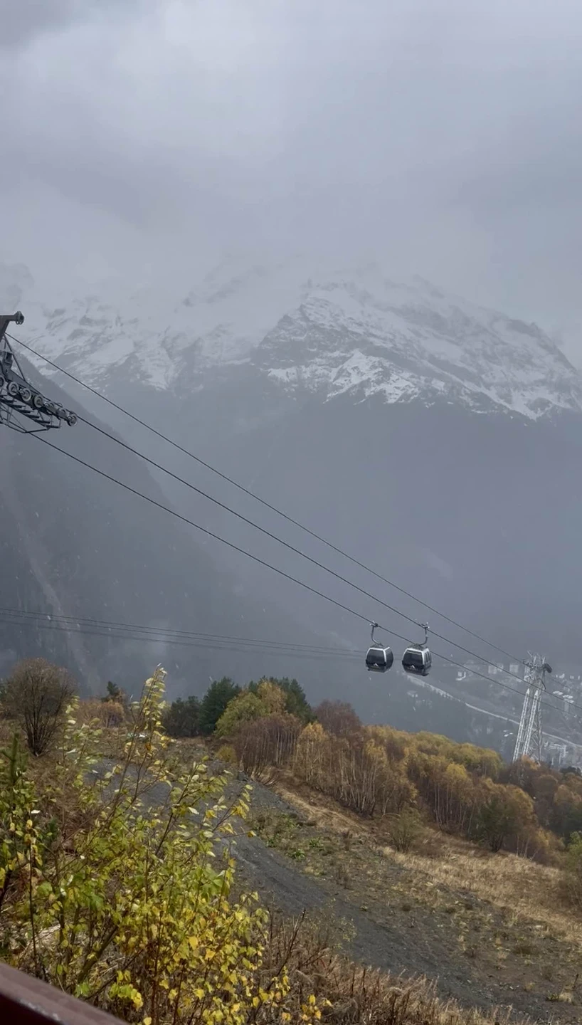 Экскурсия очень понравилась! Организация четкая, никаких вопросов! Погода конечно внесла коррективы, Домбай встретил дождем с градом