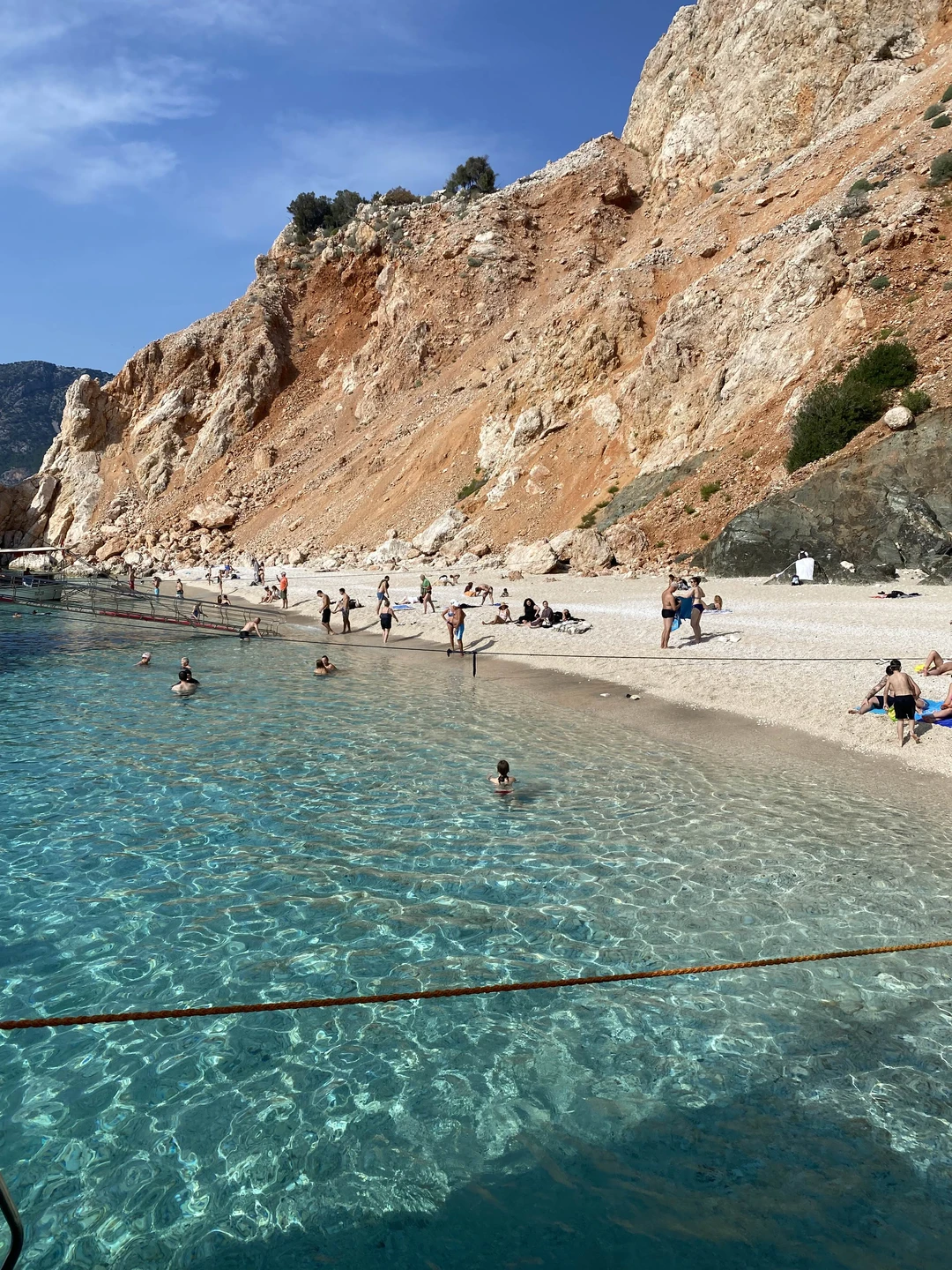 Экскурсия прекрасна! Трансфер вовремя на комфортабельном автобусе. Быстрая посадка на корабли, 2 остановки на красивейших пляжах