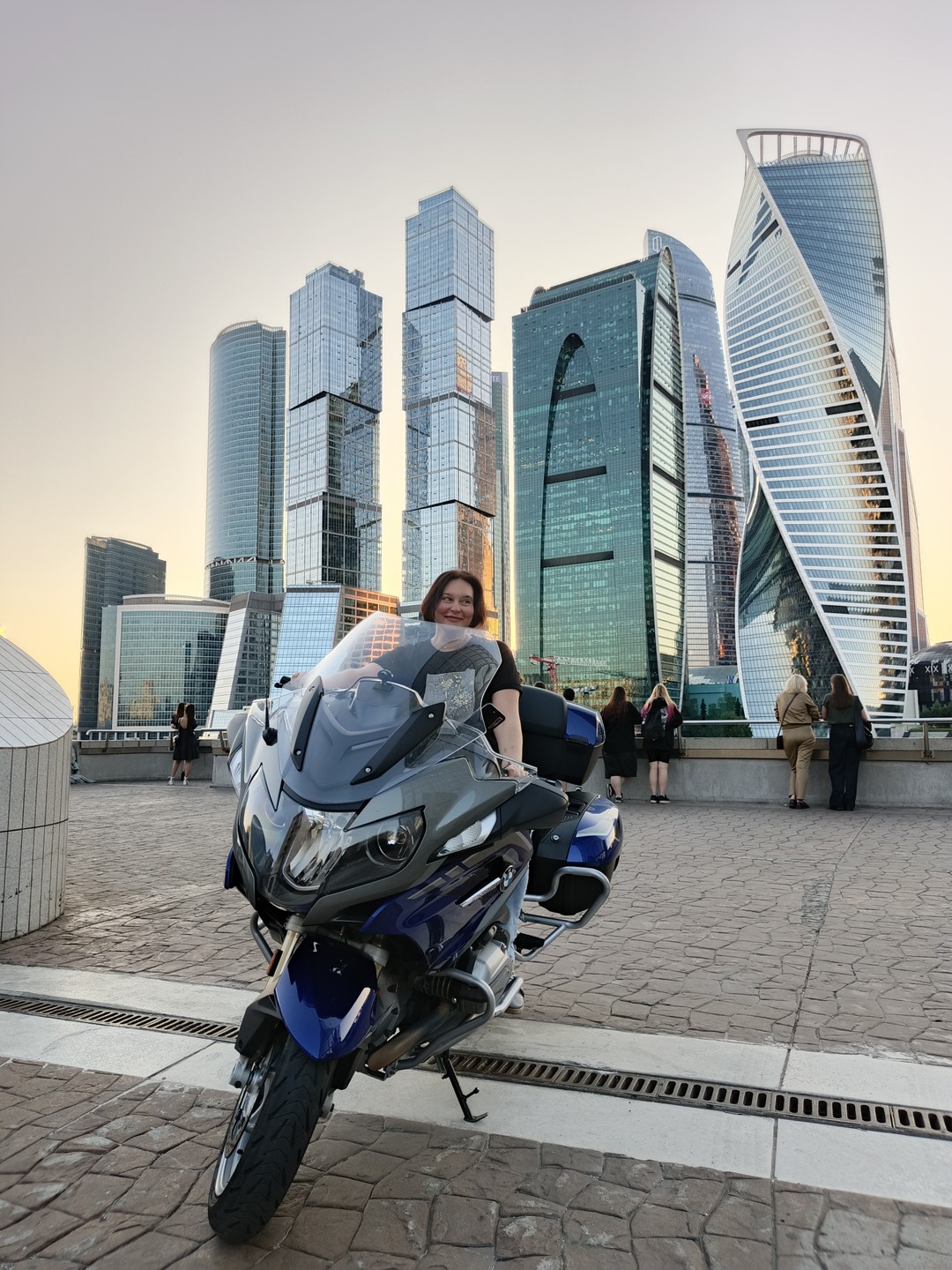 Крышесносное приключение для всех, у кого, как и у меня, был только платонический роман с мотоциклами