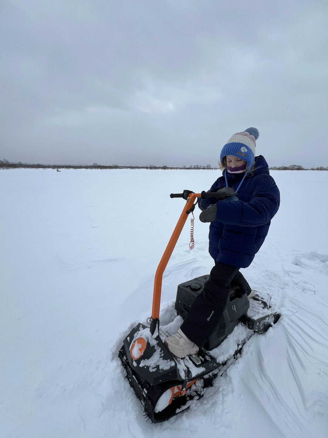 Катались в начале февраля 2025. Мы в таком восторге от катания на мотосноуборде! Сначала кажется, что