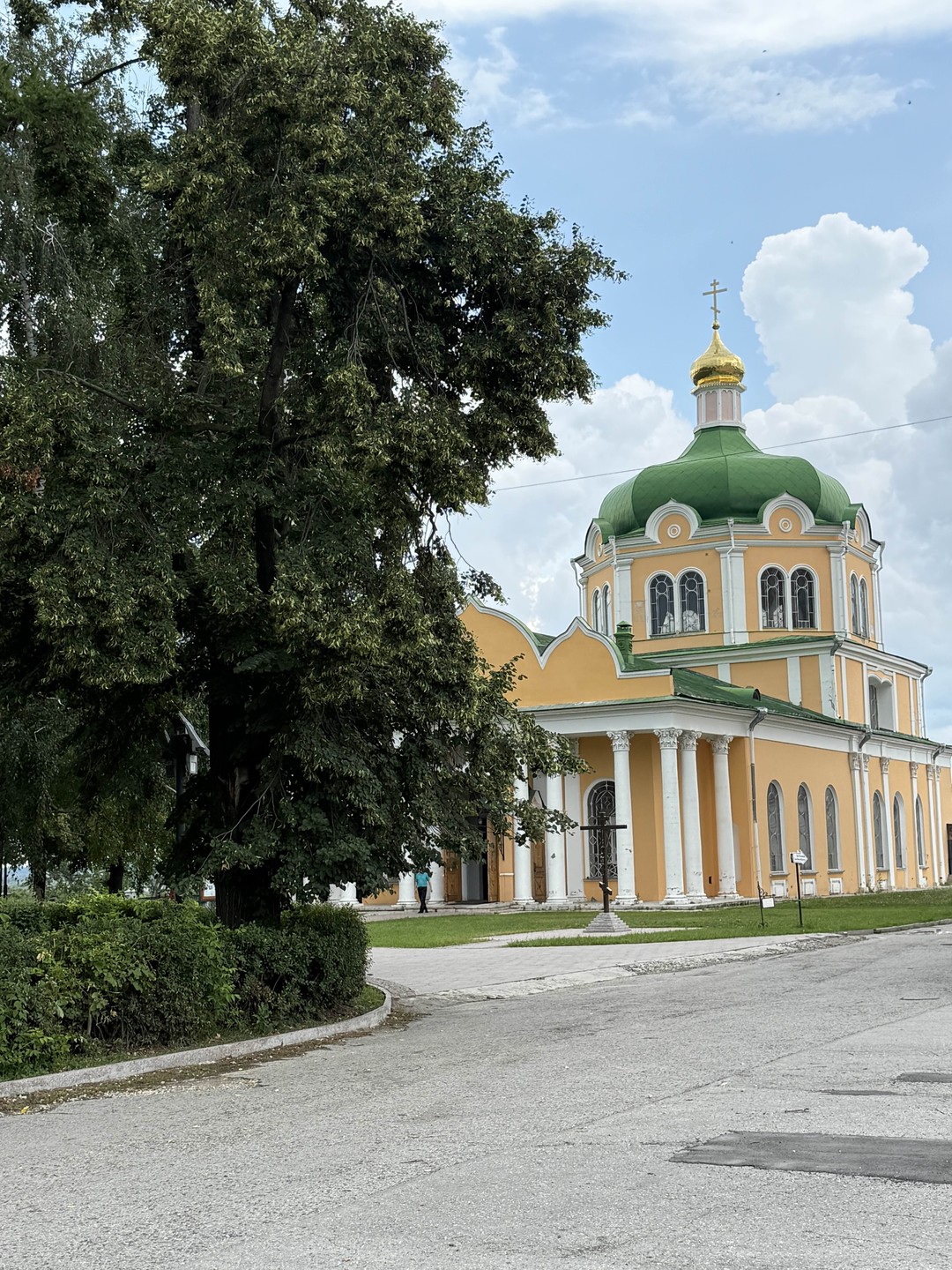 У нас была замечательная экскурсия по городу, у города Разянь очень богатая и интересная экскурсия,рекомендую