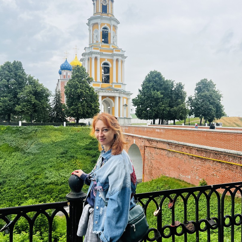 Это было моё первое знакомство с городом. И изначально оно было неоднозначное. Когда ехала в автобусе
