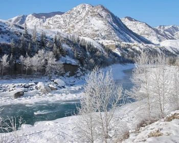 Программа на выбор: катание на лыжах или сноуборде или прогулка к Камышлинскому водопаду и Зубровый заказник